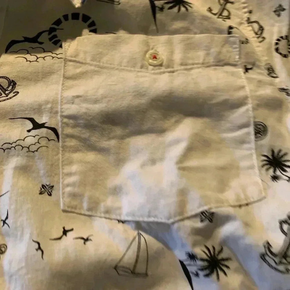 Modern Amusement Button Down Men’s Shirt Size Large Short Sleeve with Collar - Picture 11 of 13